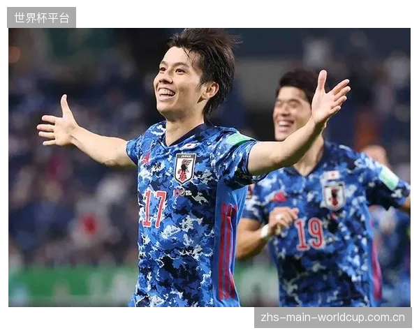 日本队在世预赛轮换阵容取胜,但战术过度依赖远藤航与田中碧的中场枢纽。 日本队在世预赛轮换阵容取胜,但战术过度依赖远藤航与田中碧的中场枢纽。